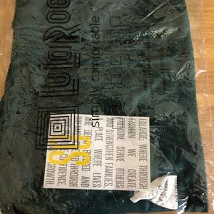 Lularoe OS solid dark green Leggings